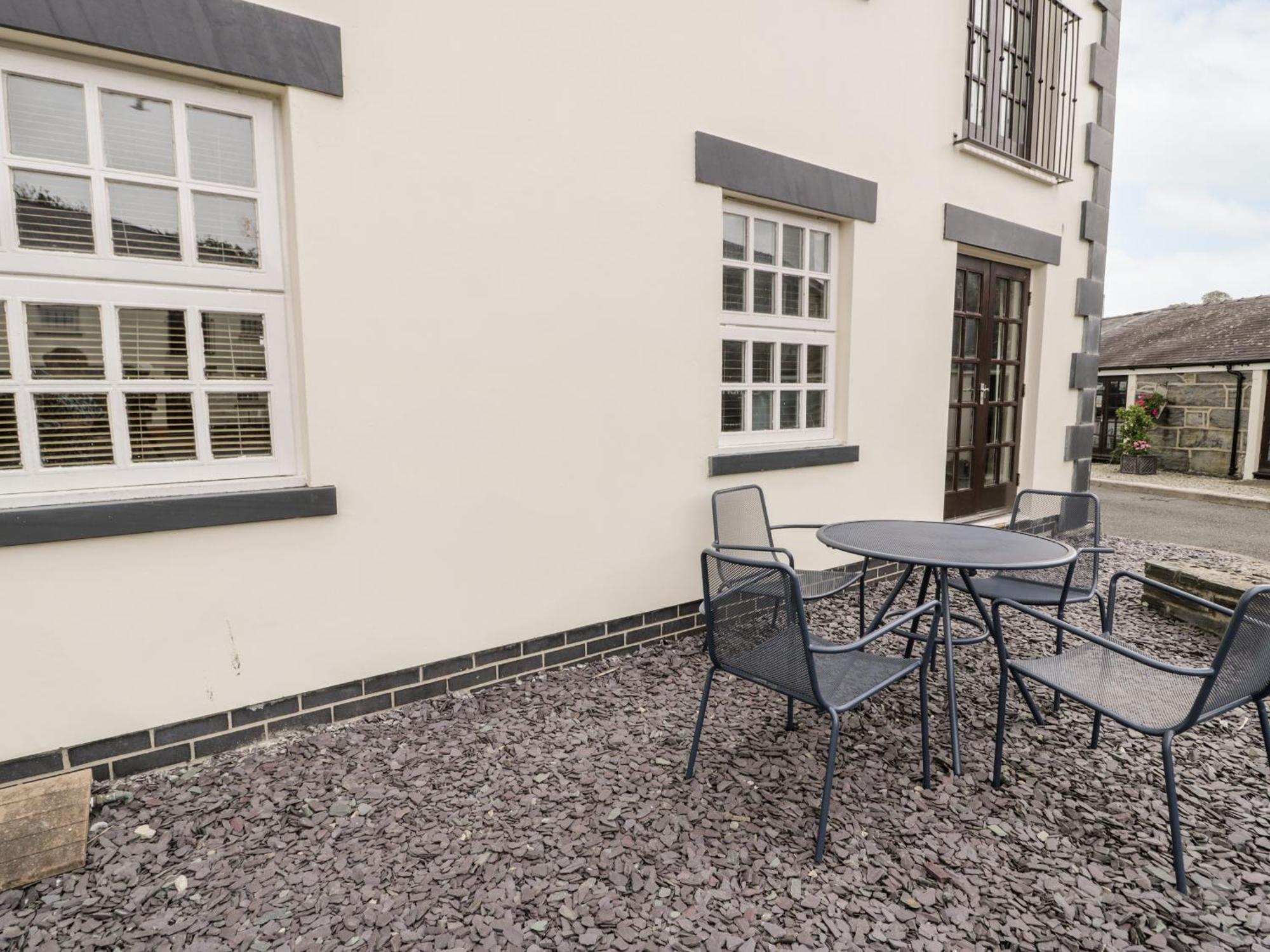 Whistle Stop Apartment Porthmadog Exterior photo